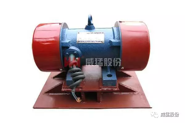 如何处理仓壁振动器运行时产生的噪音？